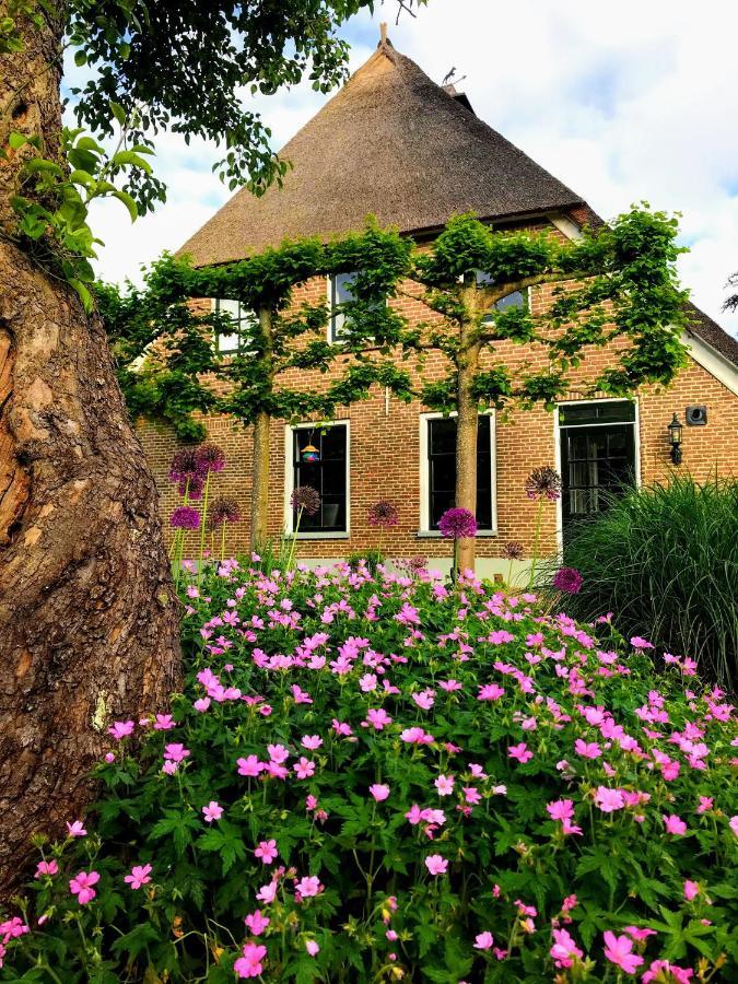 Villa In De Tuin In Gees Extérieur photo