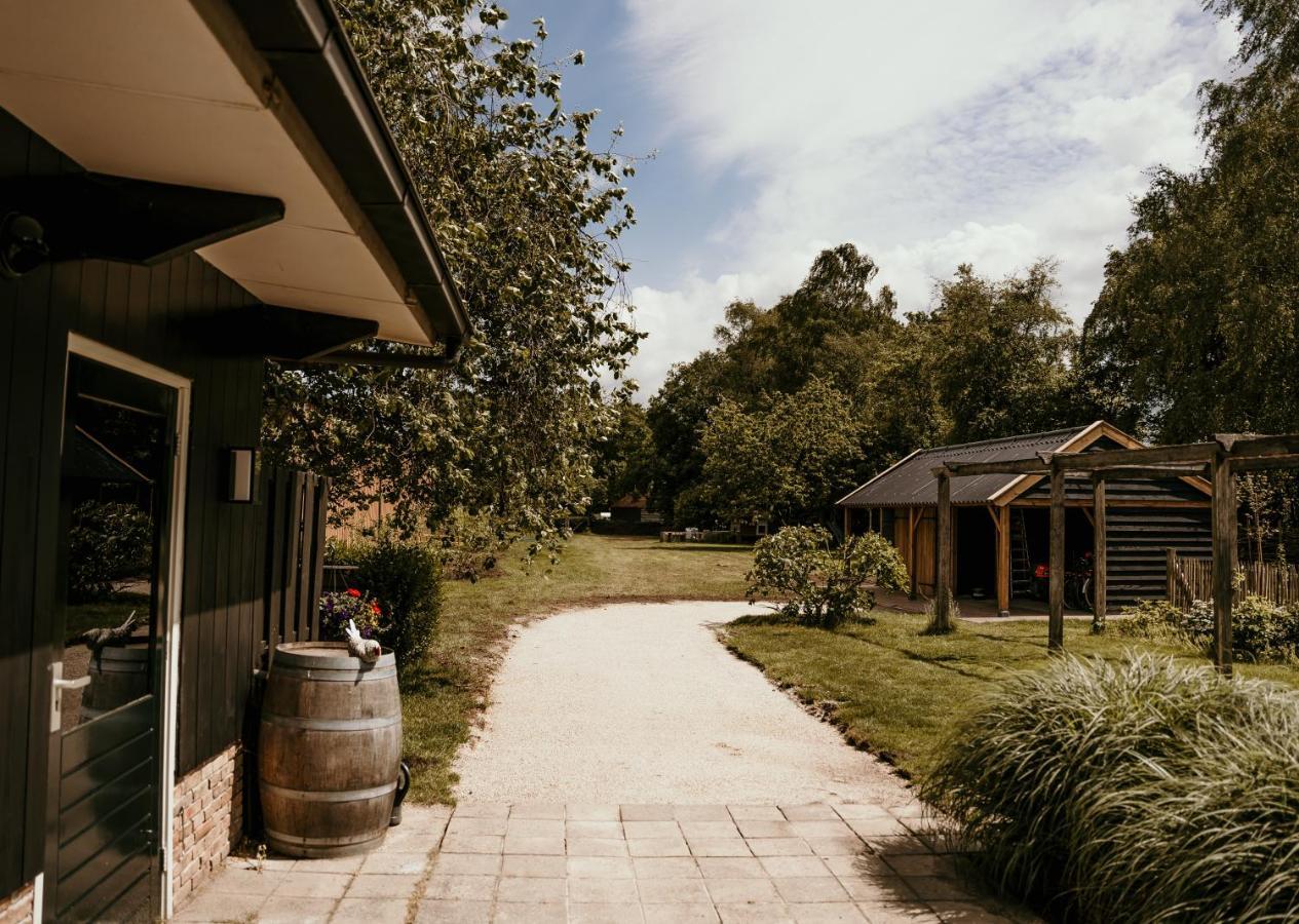 Villa In De Tuin In Gees Extérieur photo
